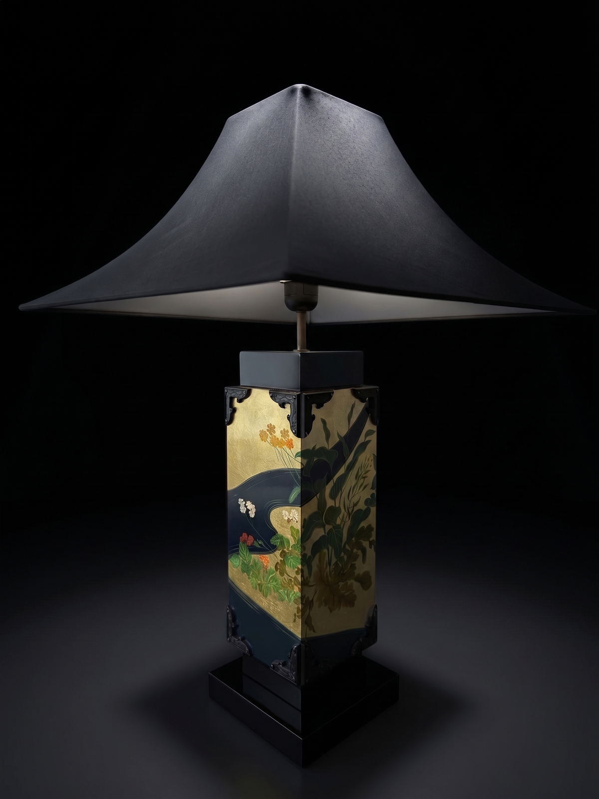Shinsei Bloom Table Lamp. Product view
